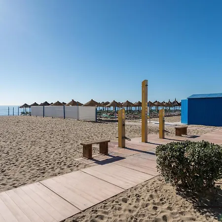Malagasuite Next To The Apartment Fuengirola