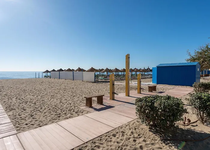 Malagasuite Next To The Apartment Fuengirola