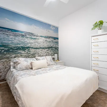 Malagasuite Next To The Lägenhet Fuengirola